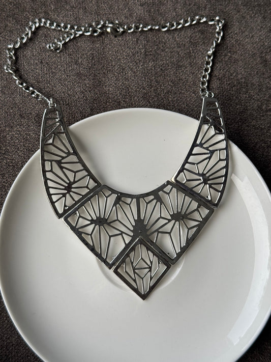 B10 SILVER NECKLACE