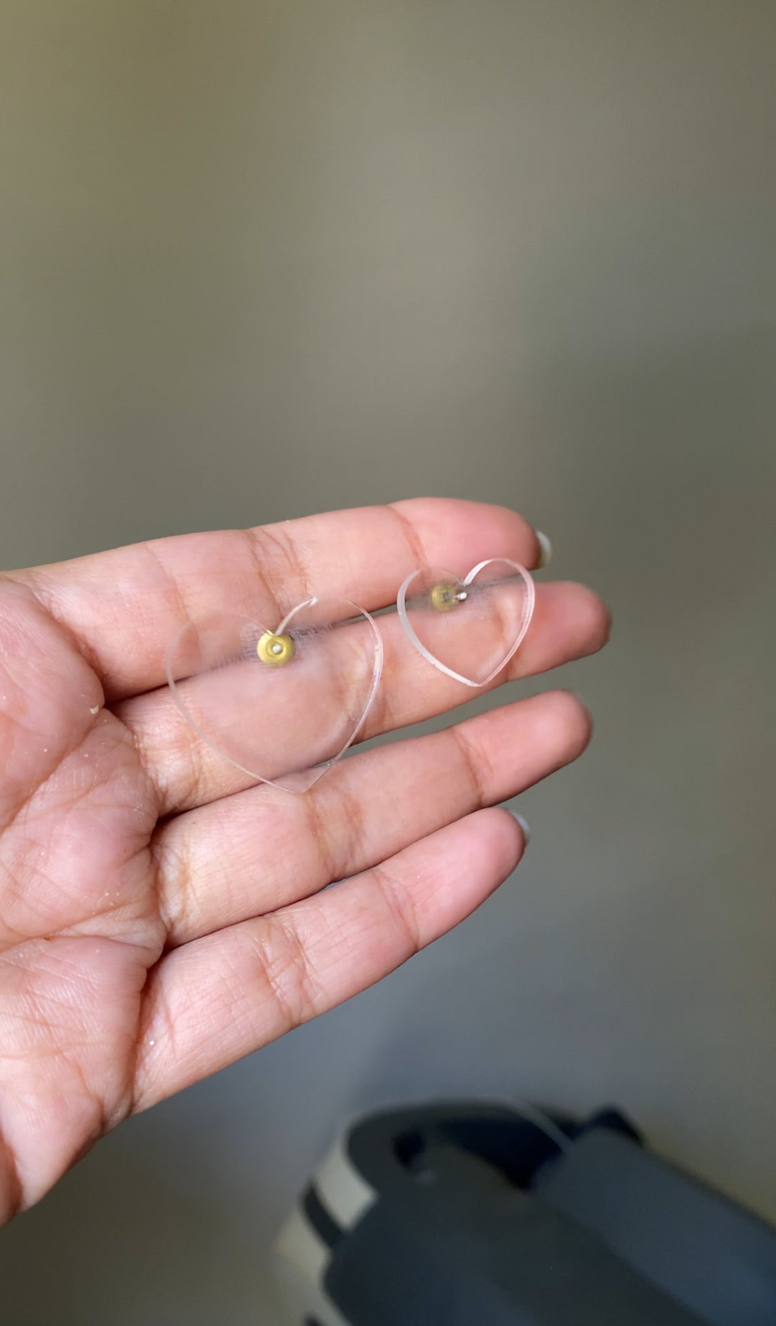 757 TRANSPARENT HEART EAR STUDS