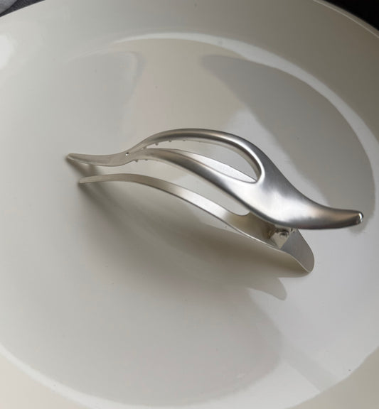 G59 SILVER GREY METAL HAIR CLAW