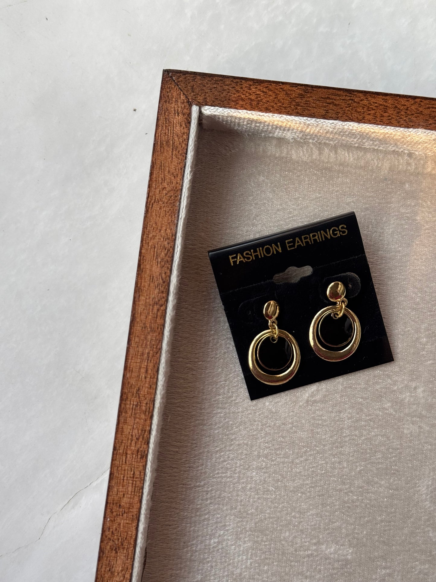 D136 EARRINGS
