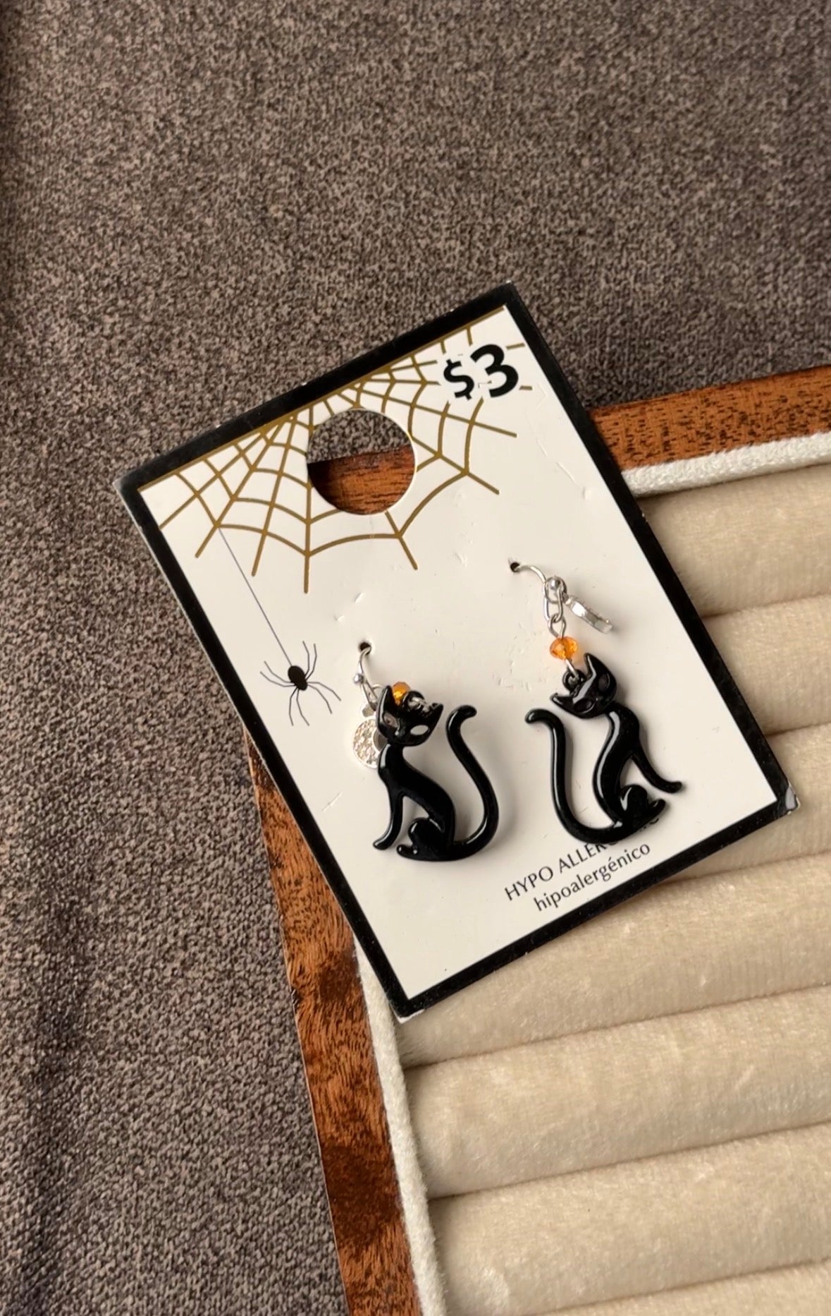 E83 BLACK CAT EARRINGS