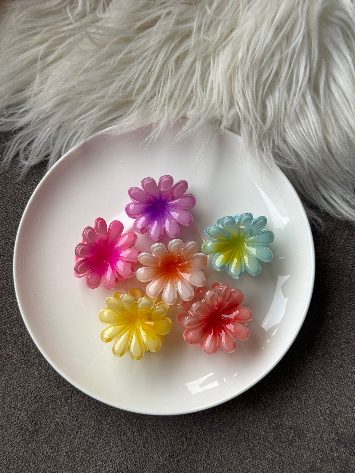 A159 SMALL FLORAL HAIR CLAWS