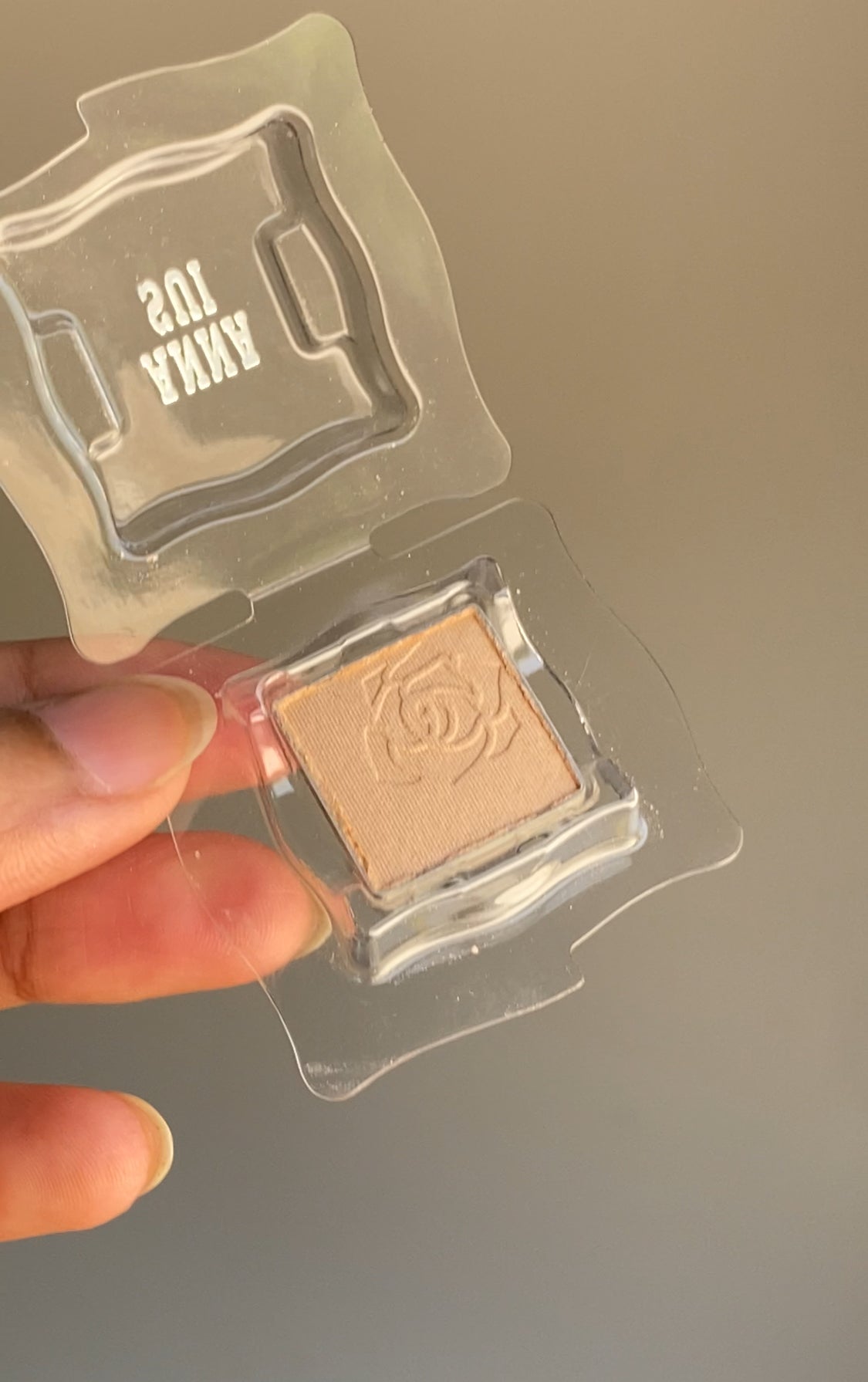 701 ANNA SUI LIGHT HIGHLIGHTER