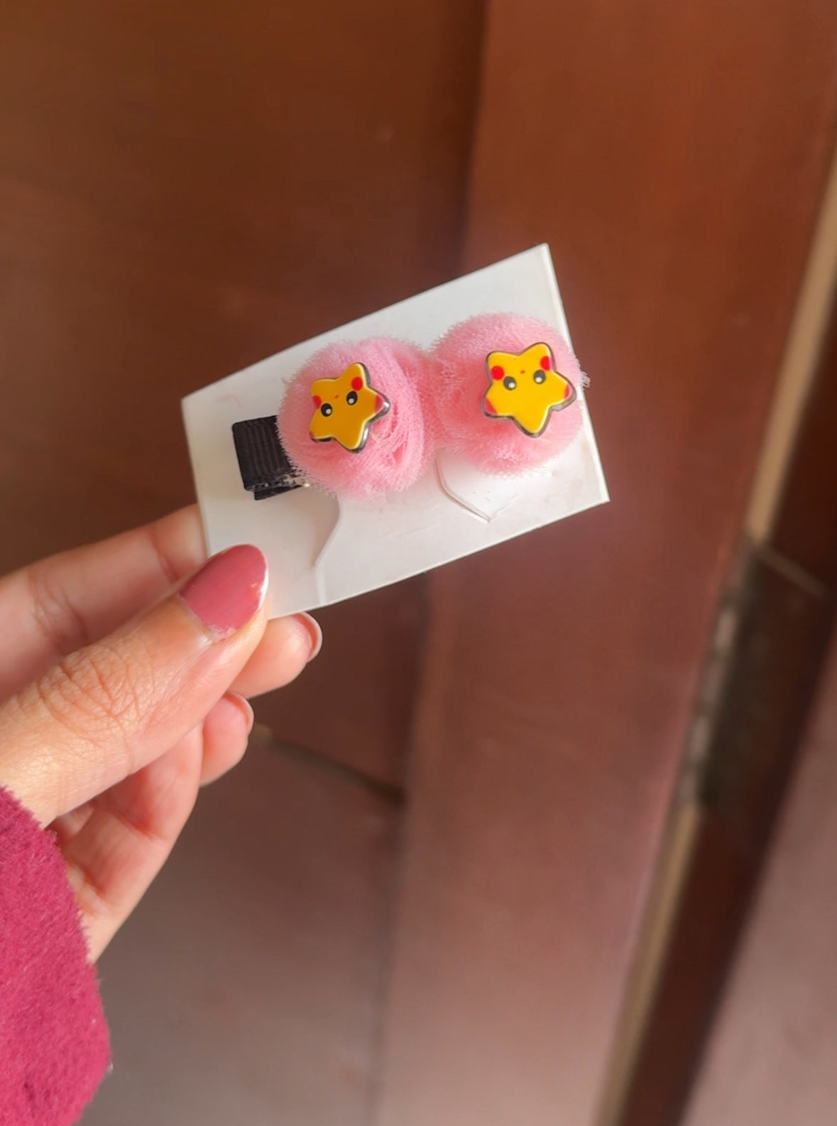 C97 FUR BALL HAIR PIN