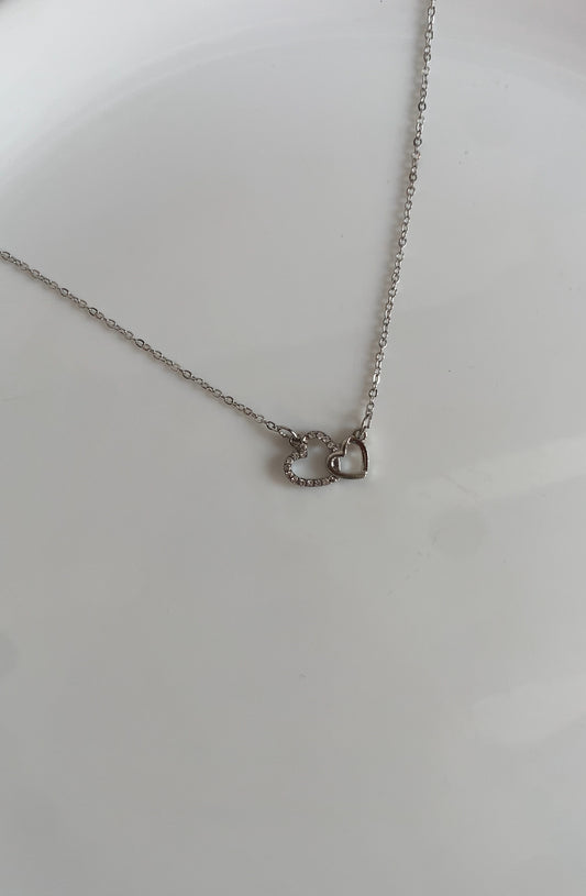 F28 SILVER HEARTS NECKLACE PENDANT