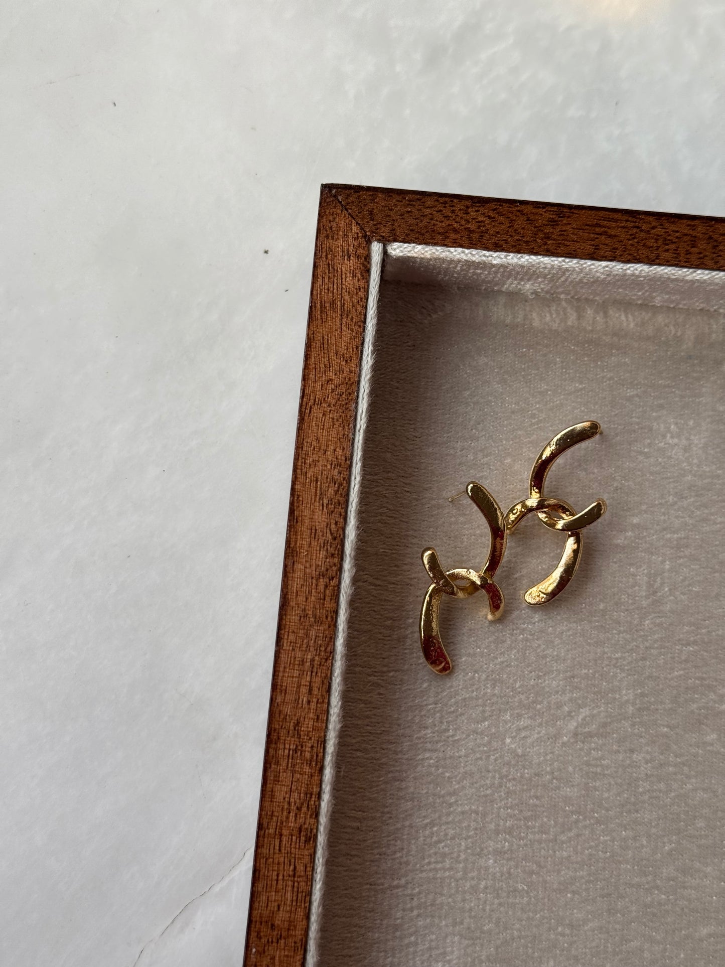D135 EARRINGS