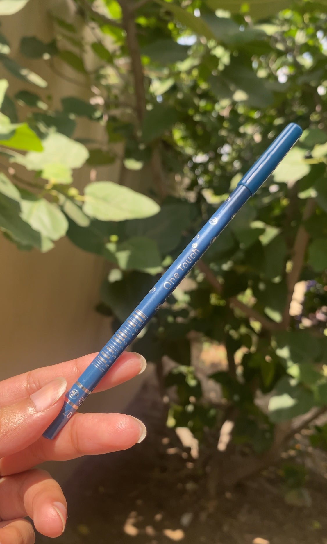 D BLUE ONE TOUCH EYELINER PENCIL