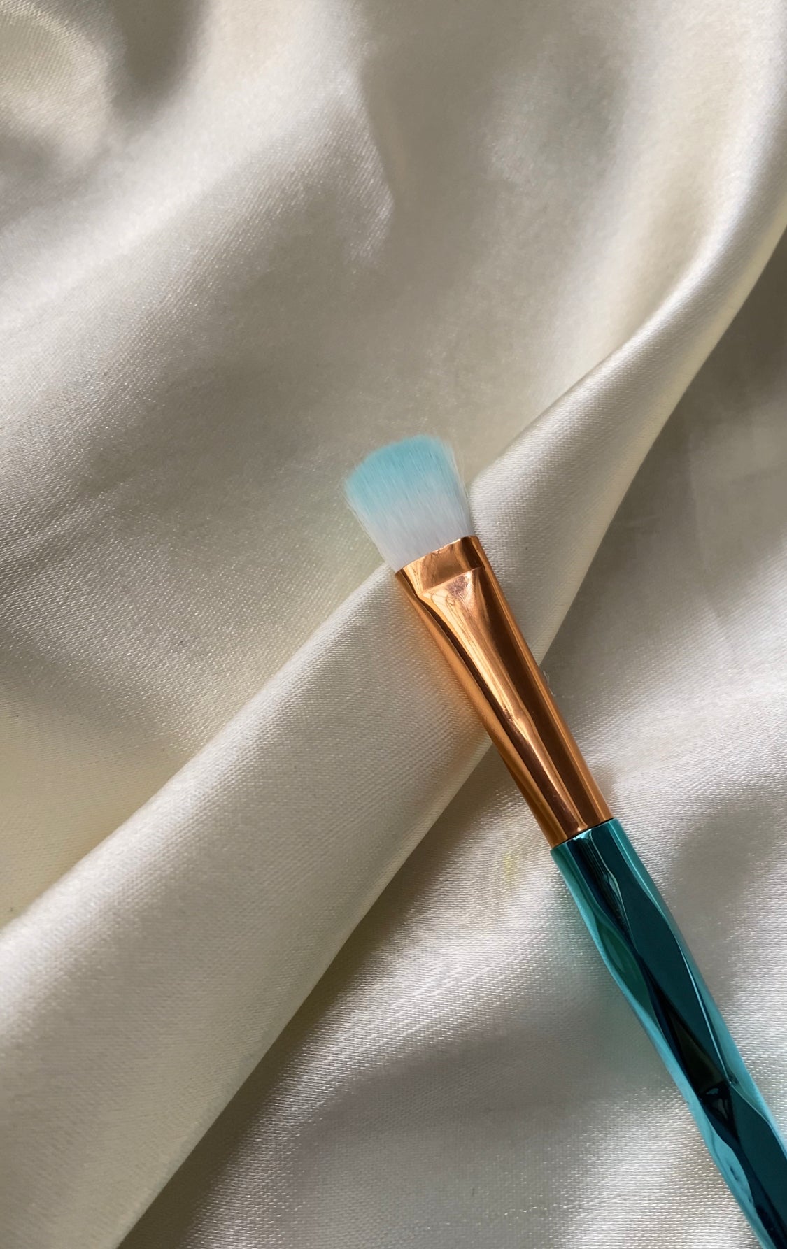 BB MERMAID EYESHADOW BRUSH