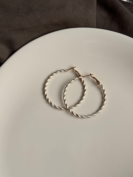 G138 WHITE HOOPS