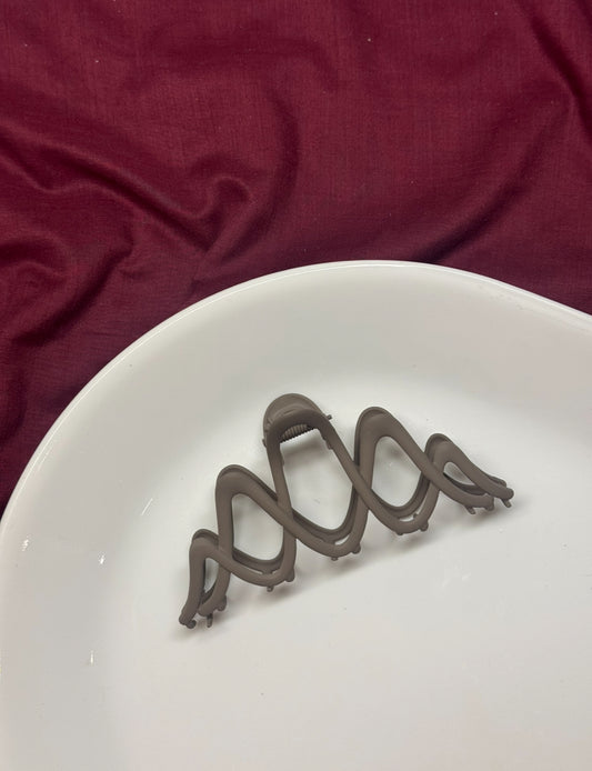 C17 METAL MATTE HAIR CLAW