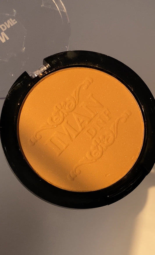 F130 IMAN FACE POWDER / FOUNDATION