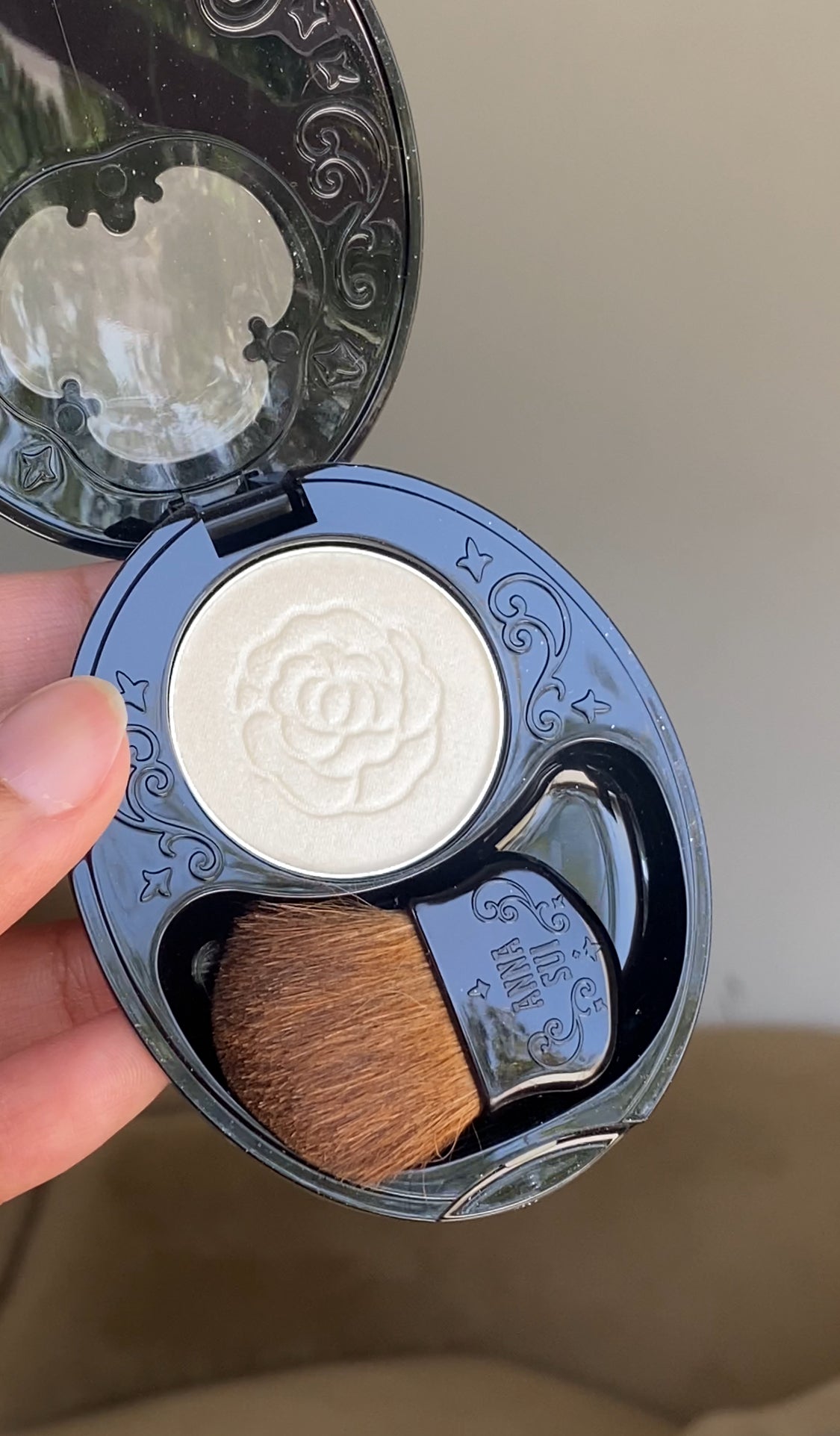 (E) ANNA SUI HIGHLIGHTER