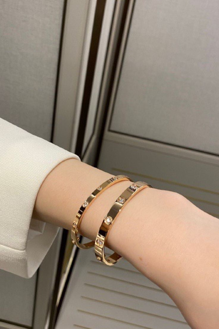 C180 CARTIER BANGLE