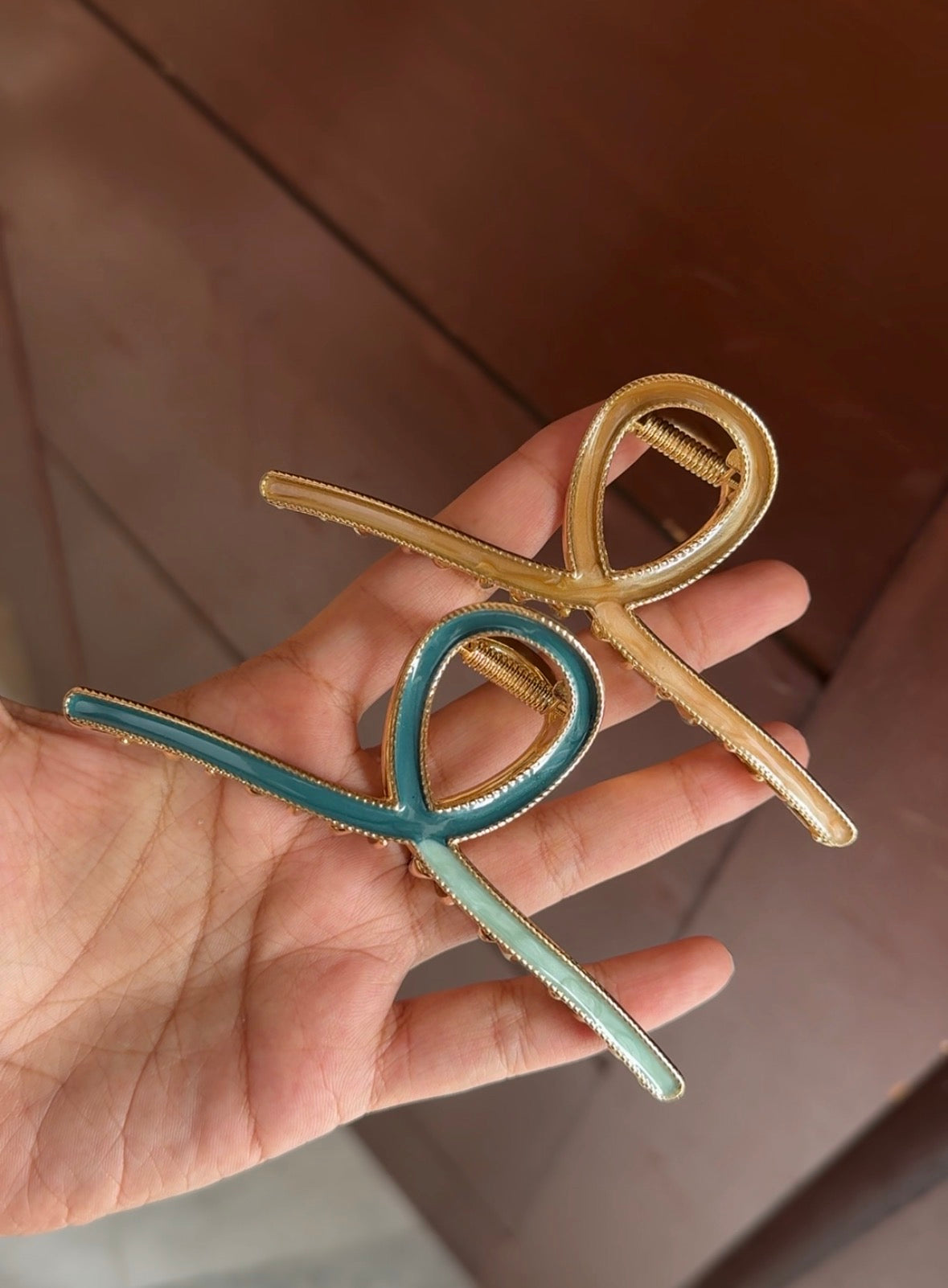 E121 METAL HAIR CLAW