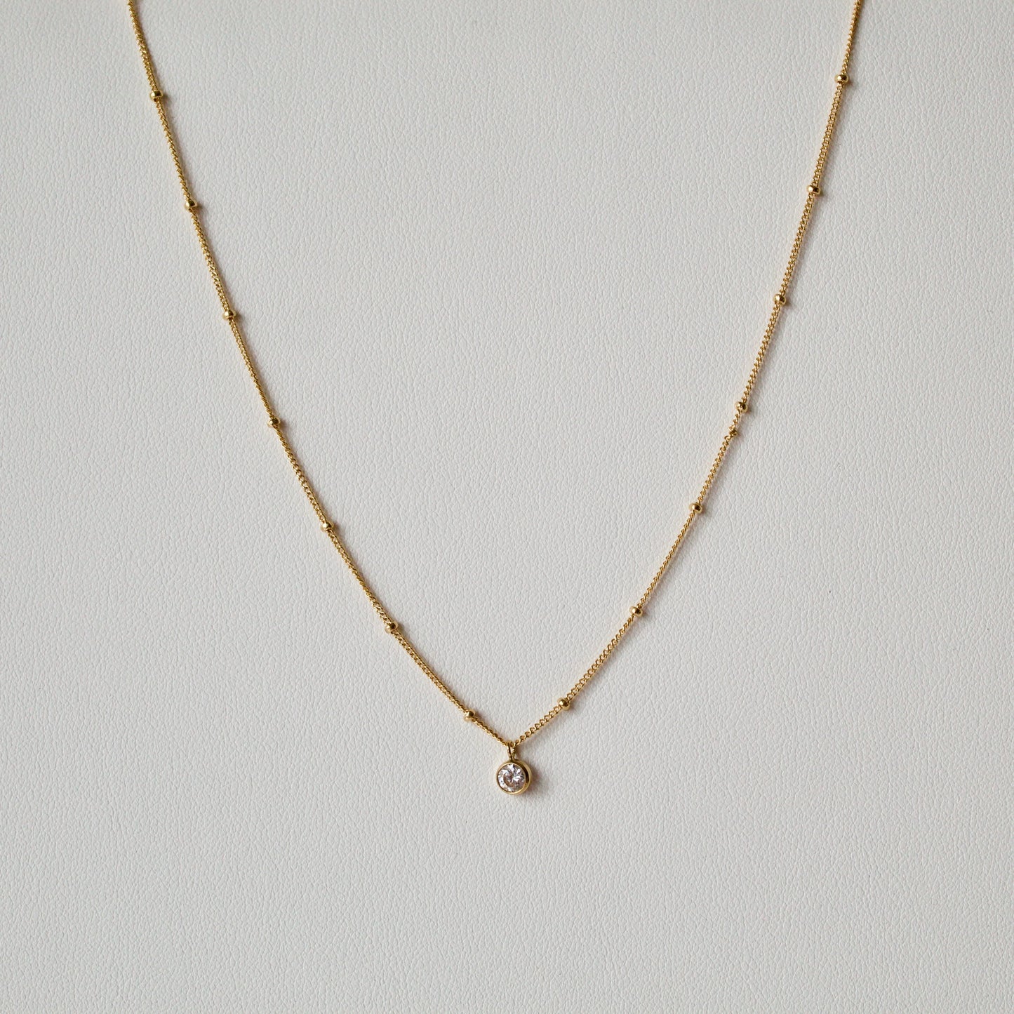 C125 MINIMAL STONE NECKLACE
