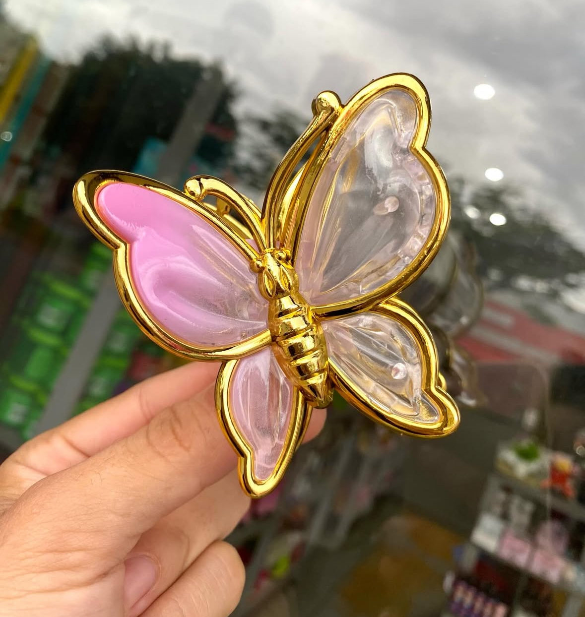 CRYSTAL BUTTERFLY CLAW 🦋