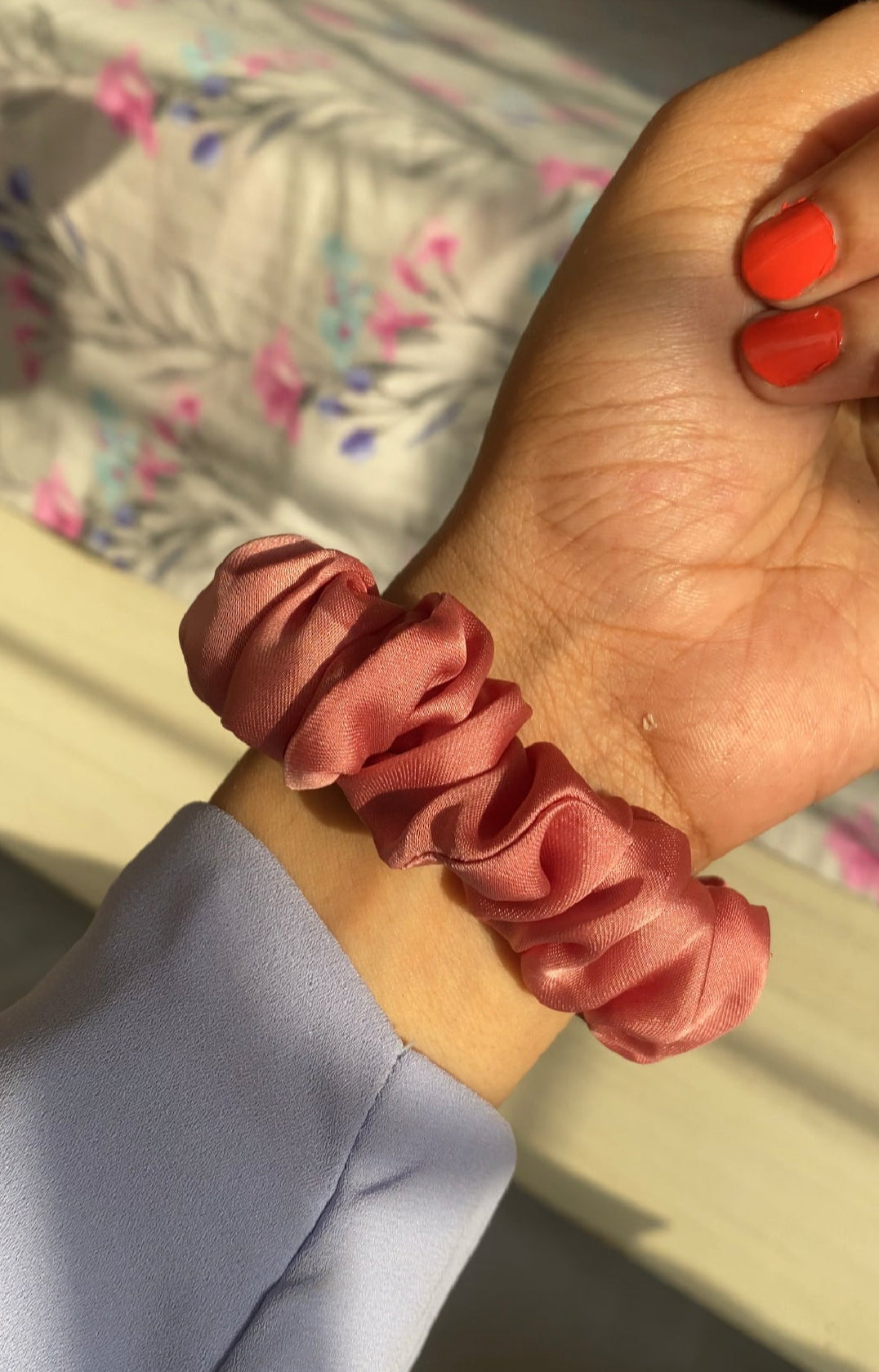 SILK SCRUNCHIE