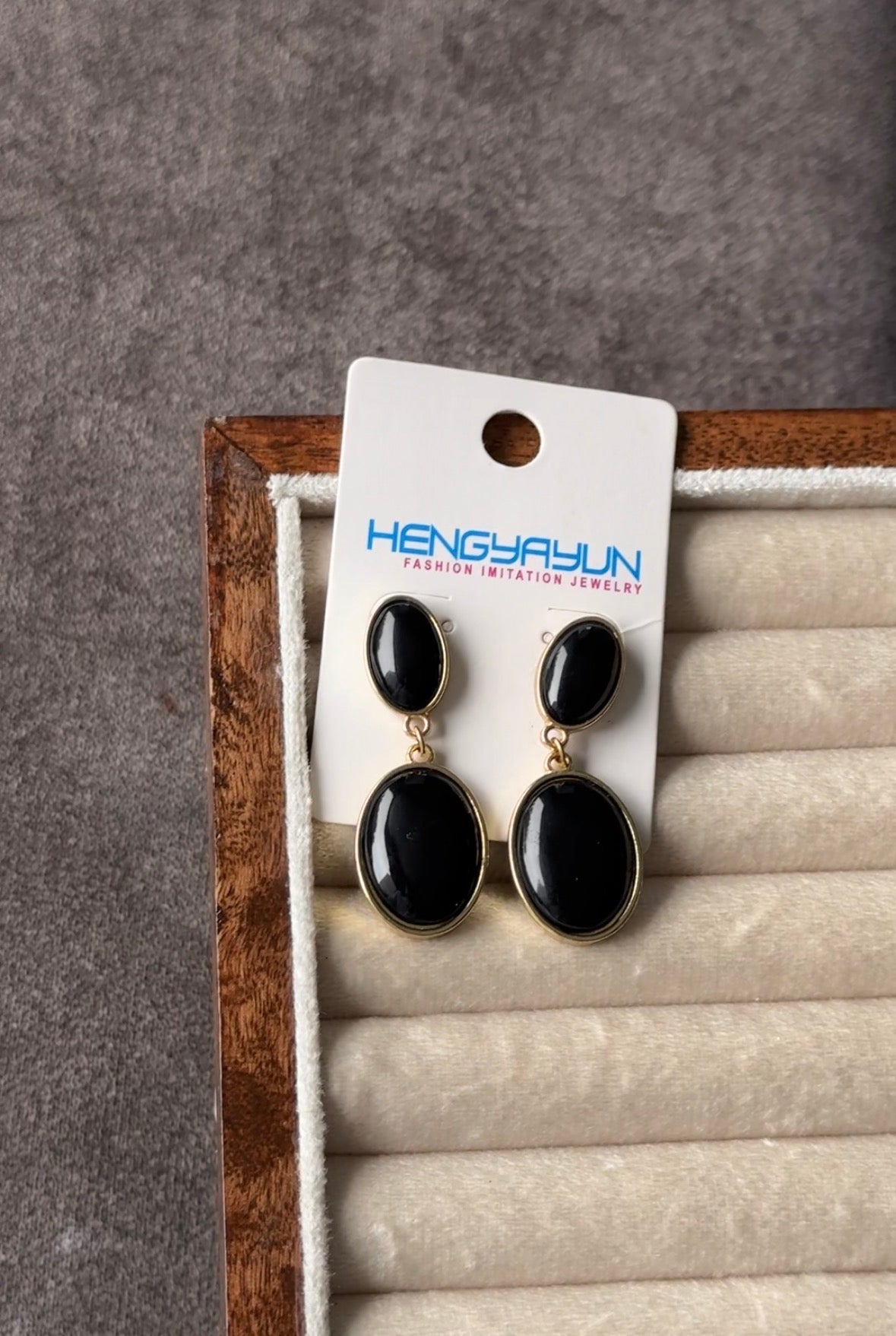 E78 BLACK EARRINGS