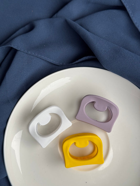 A124 SMALL MATTE HAIR CLAWS
