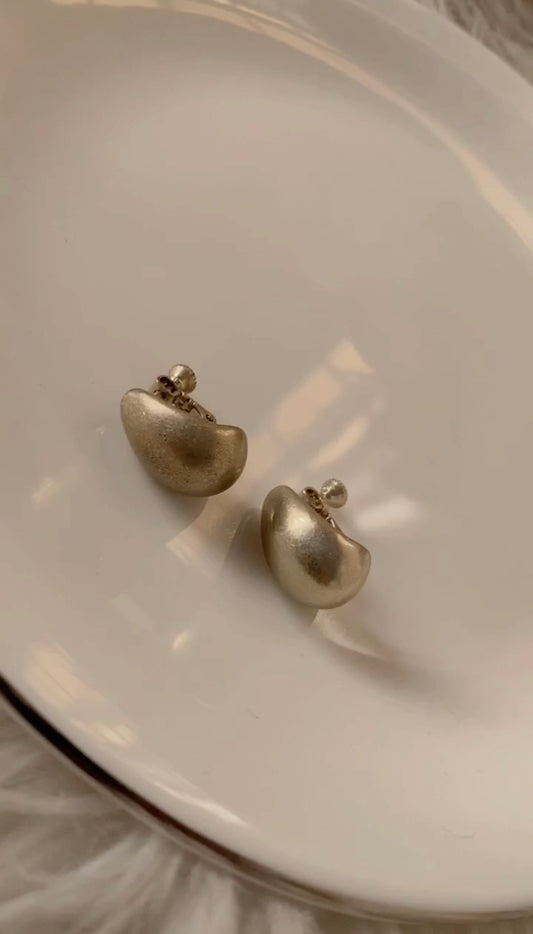 AA142 THICK GOLDEN CLIP ON EARRINGS