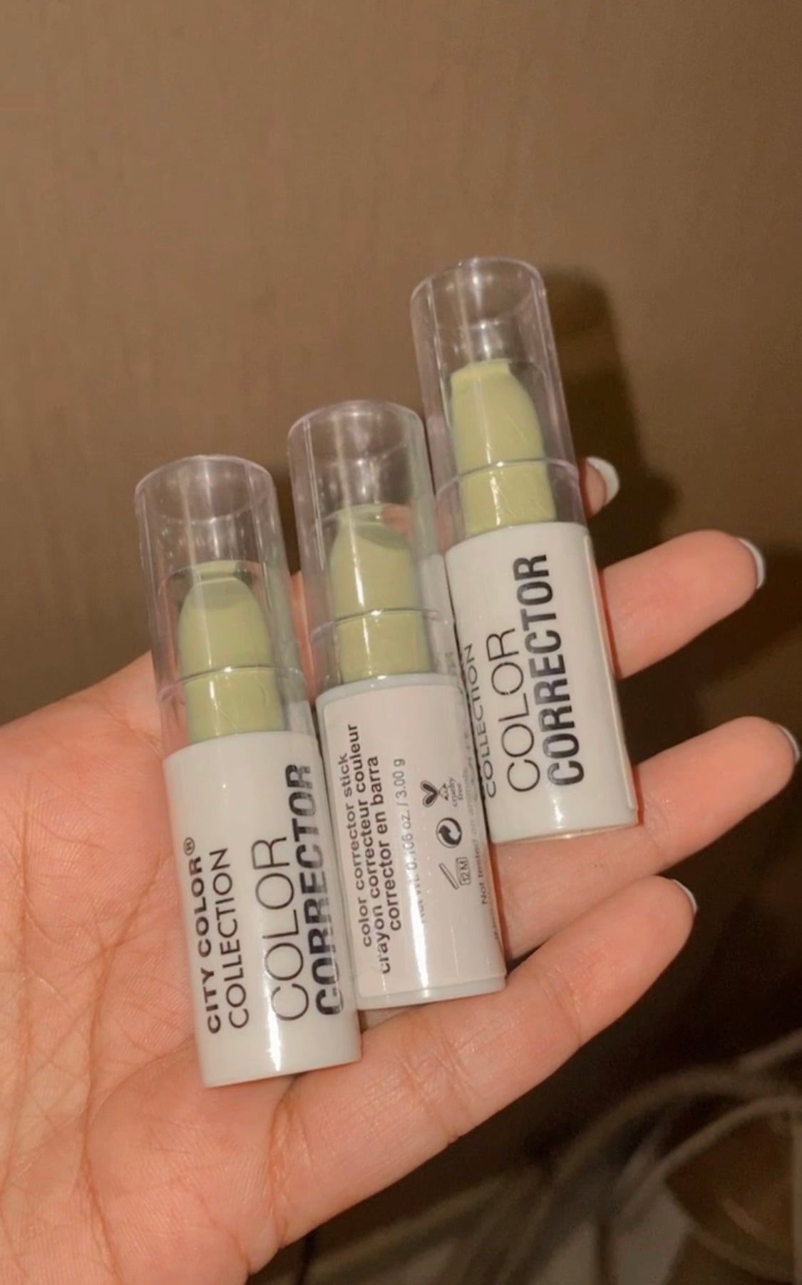 CITY COLORS GREEN CORRECTOR