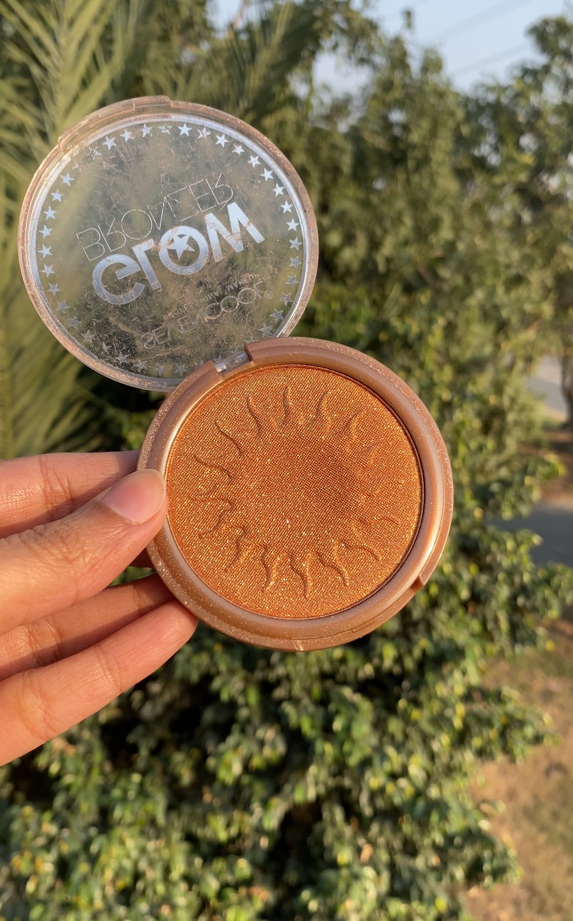 C143 GLOW BRONZER HIGHLIGHTER