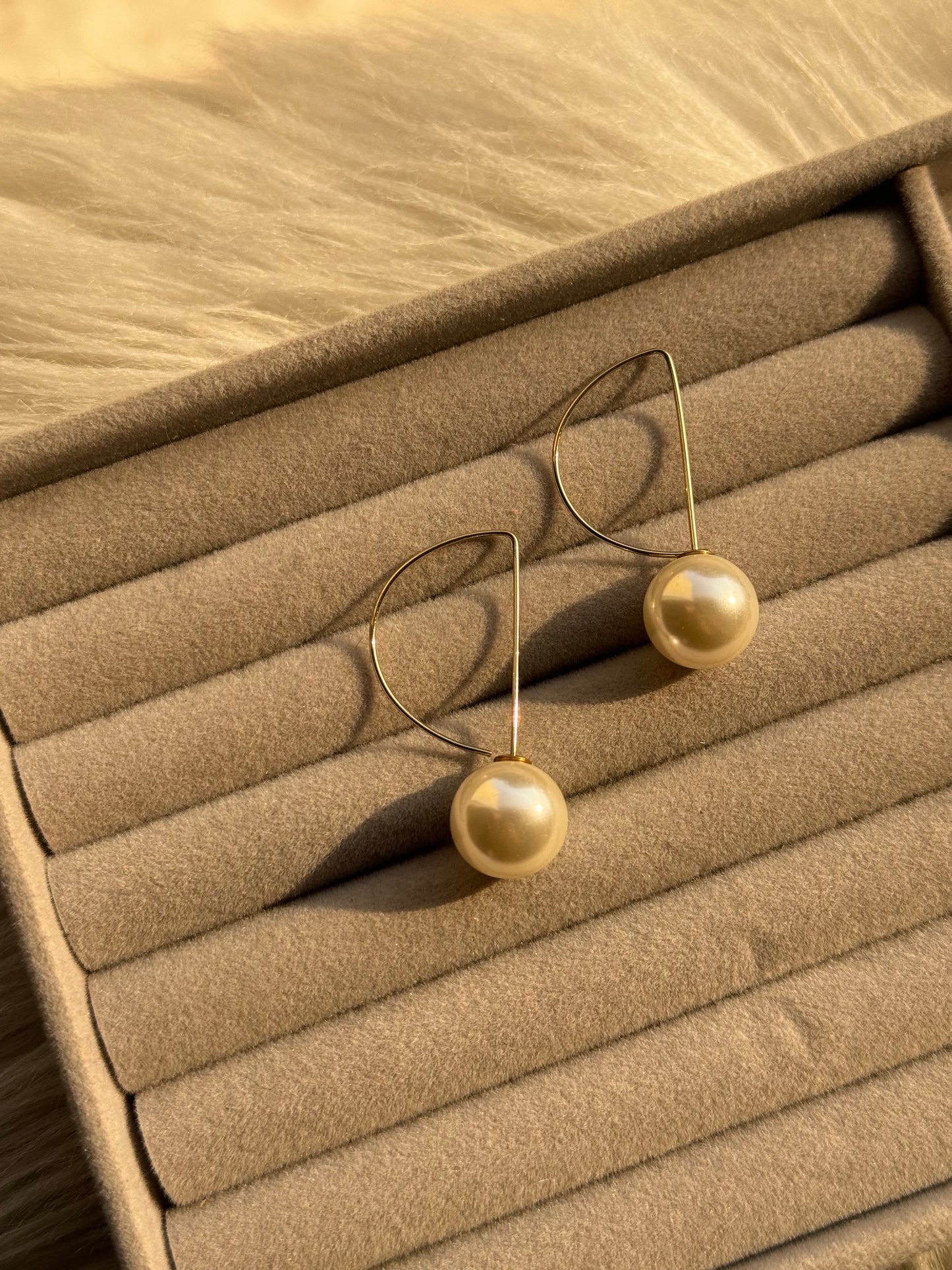 H167 PEARL EARRINGS