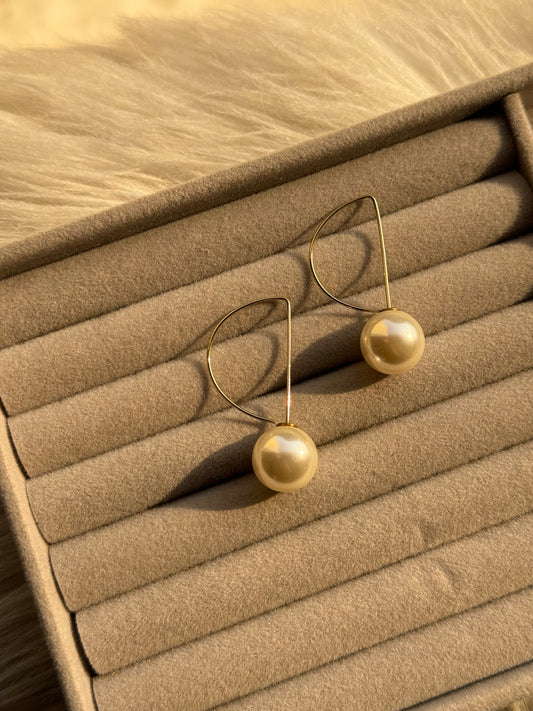 H167 PEARL EARRINGS