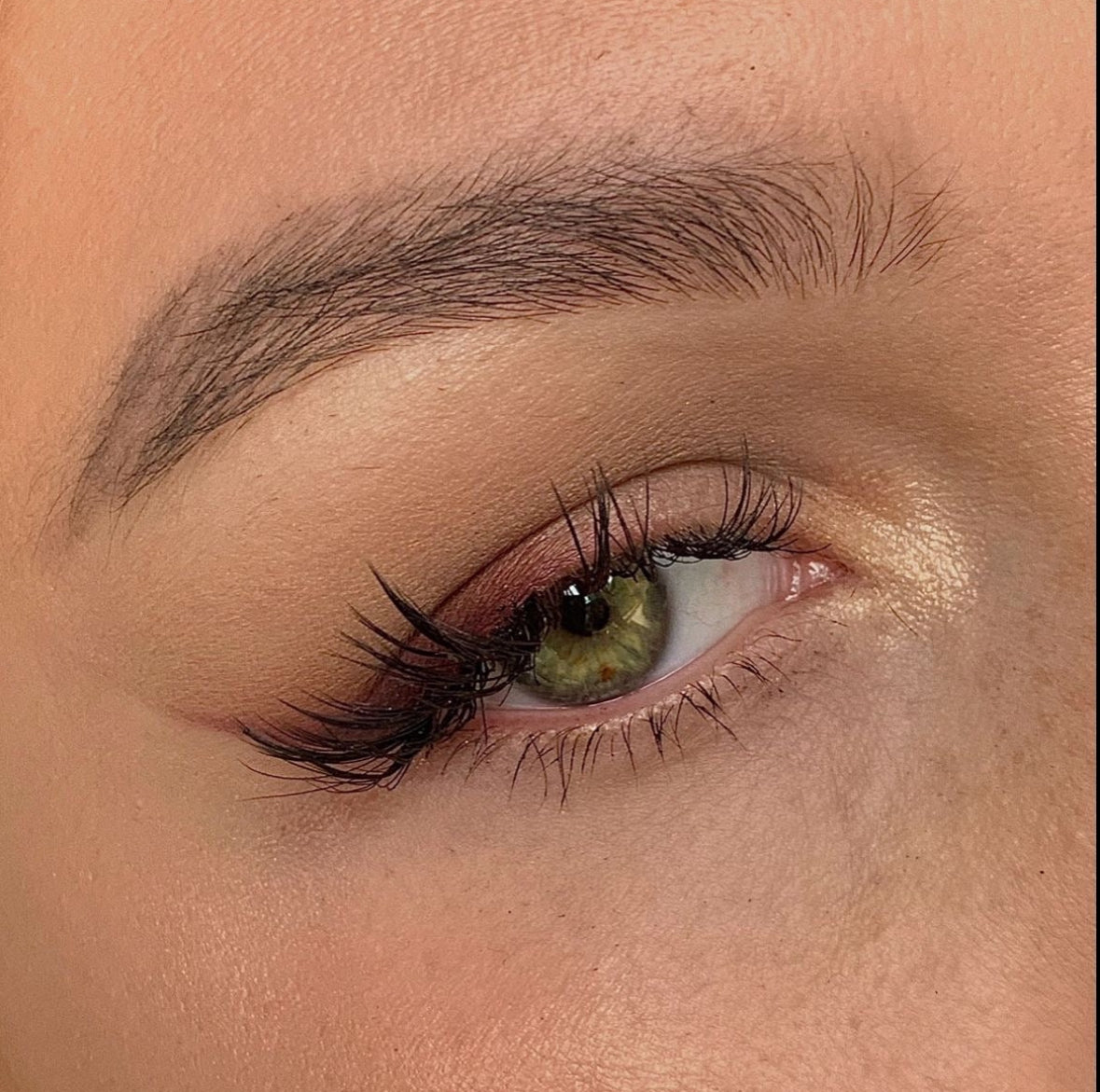 ILLUMINANCE HIGHLIGHTER AND WATERLINE PENCIL