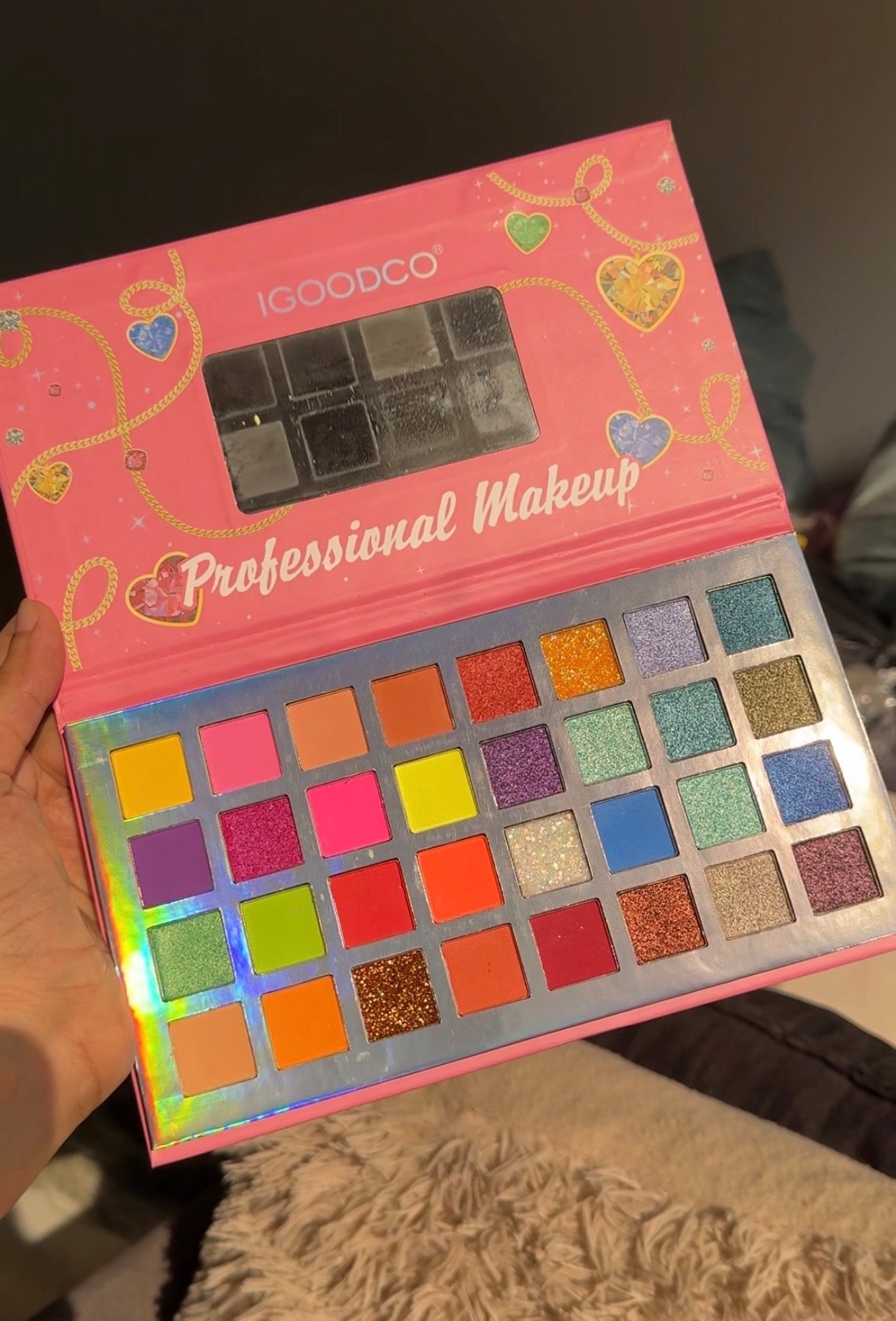 10 DAZZLE CHARM EYESHADOW PALETTE