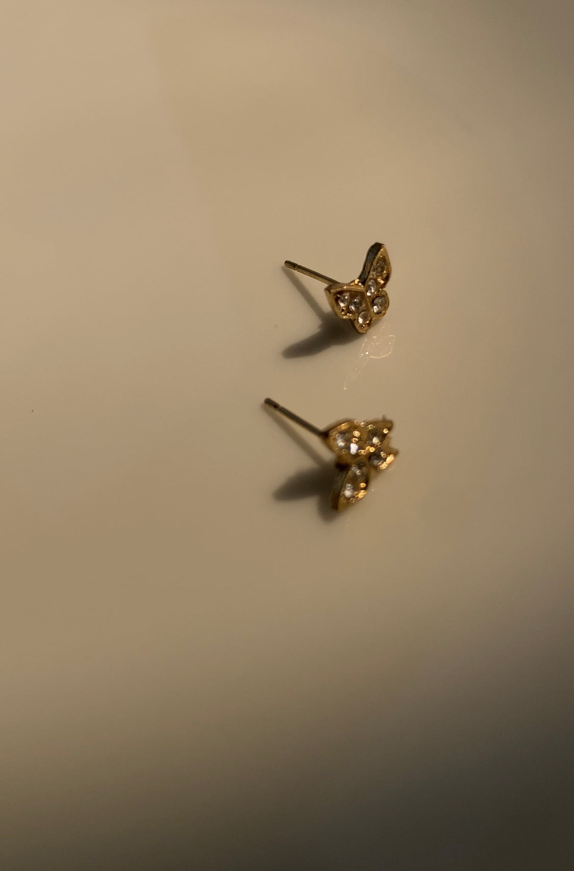 AA161 BUTTERFLY EAR STUDS