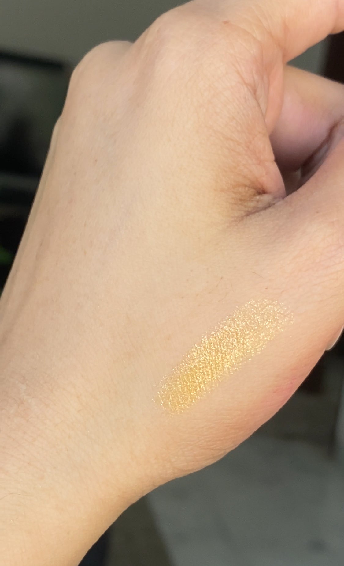 (E) 850 ANNA SUI LIPSTICK