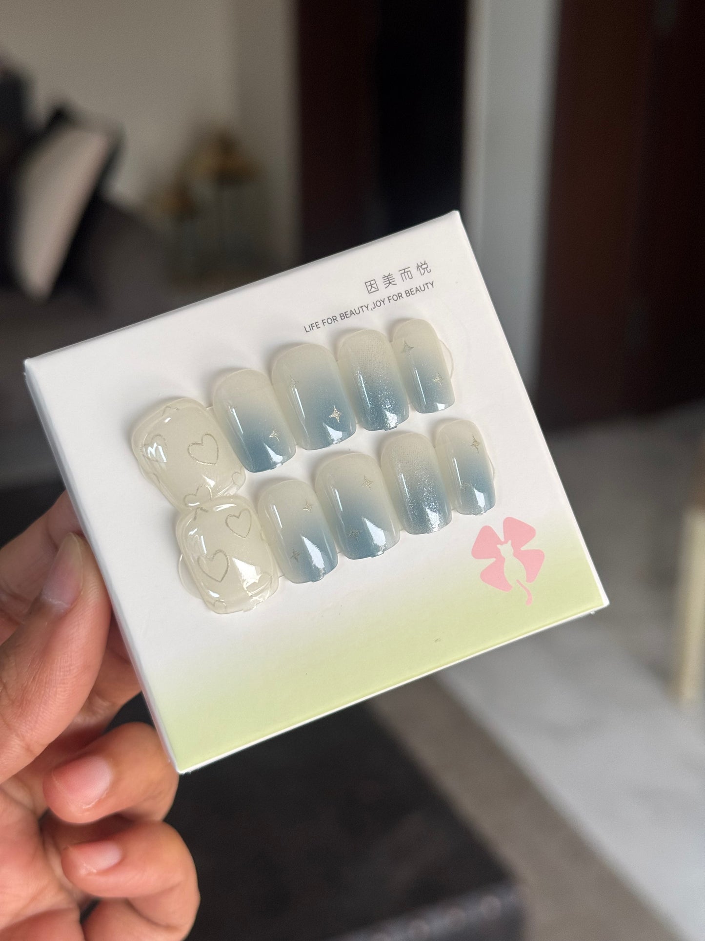 B181 HIGH QUALITY ACRYLIC NAIL SET (24 PIECES)