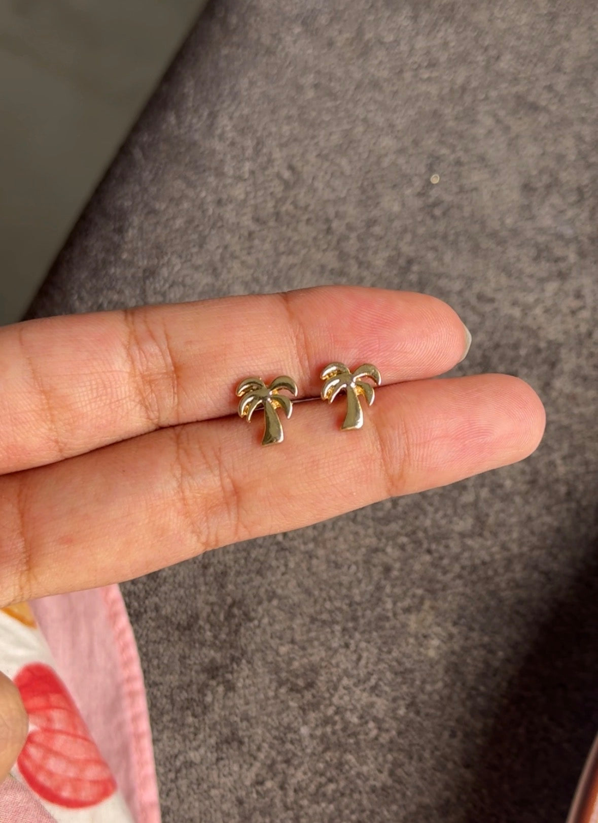 E239 STUDS