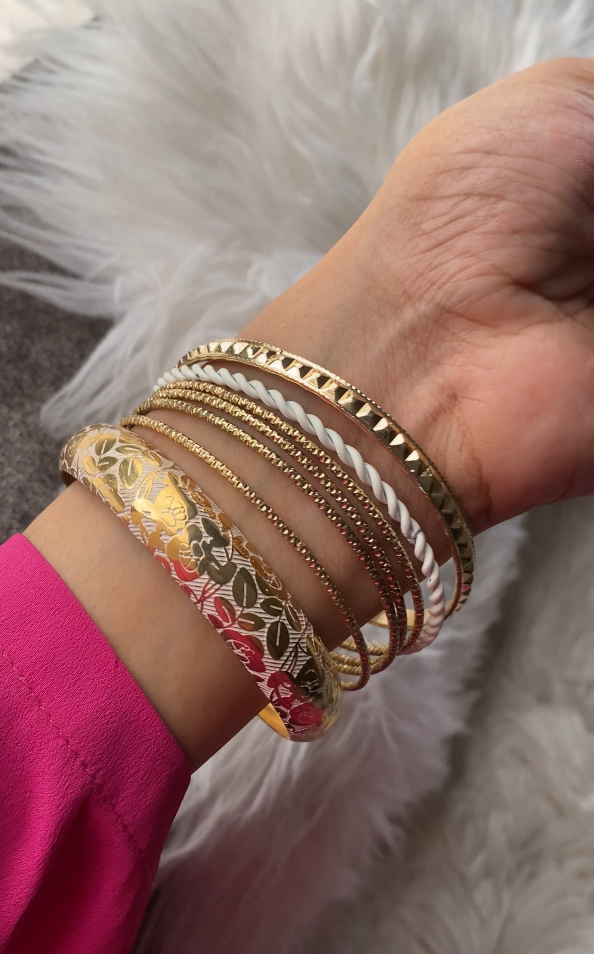 F27 WHITE AND GOLD BANGLES SET