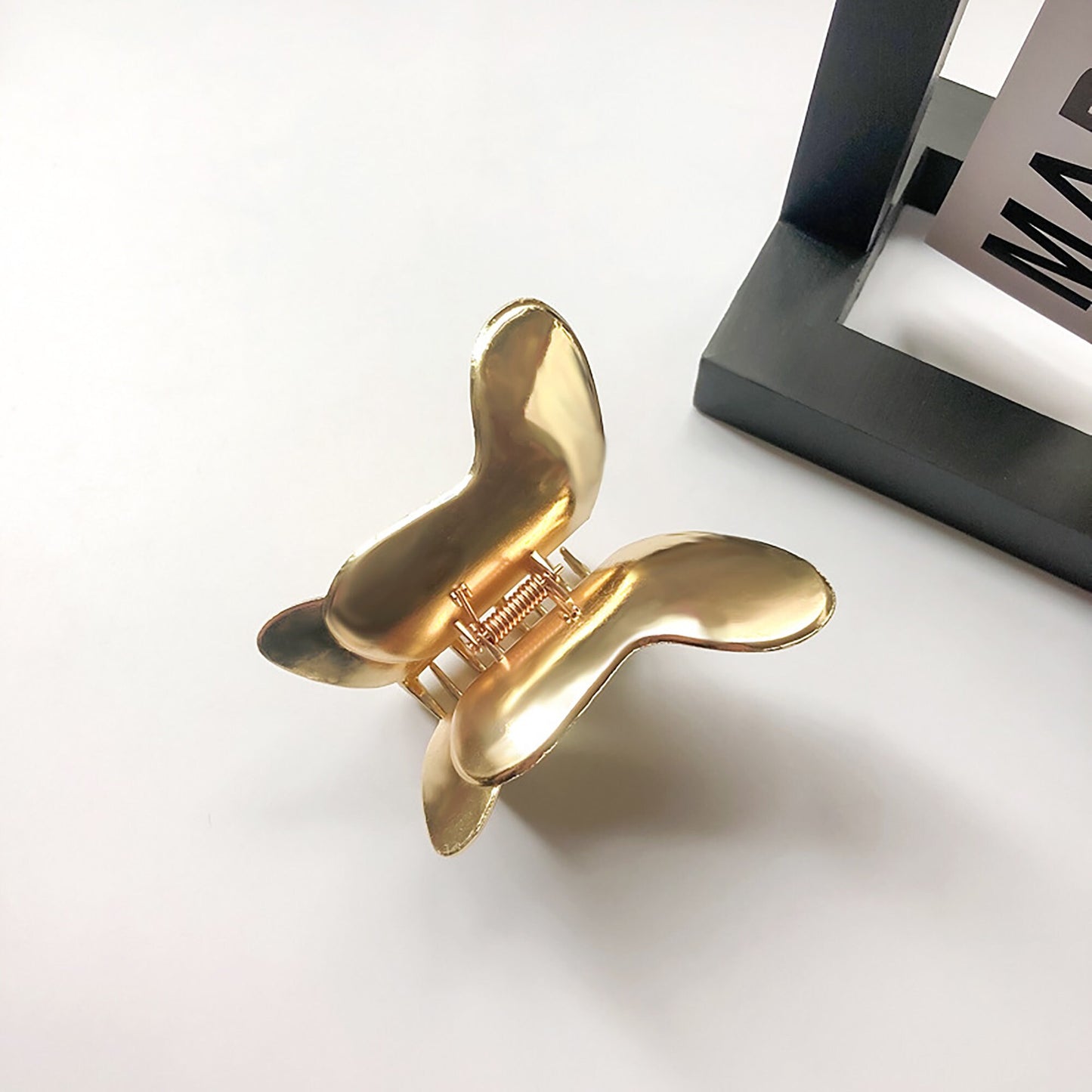 A75 GOLDEN BUTTERFLY METAL HAIR CLAW