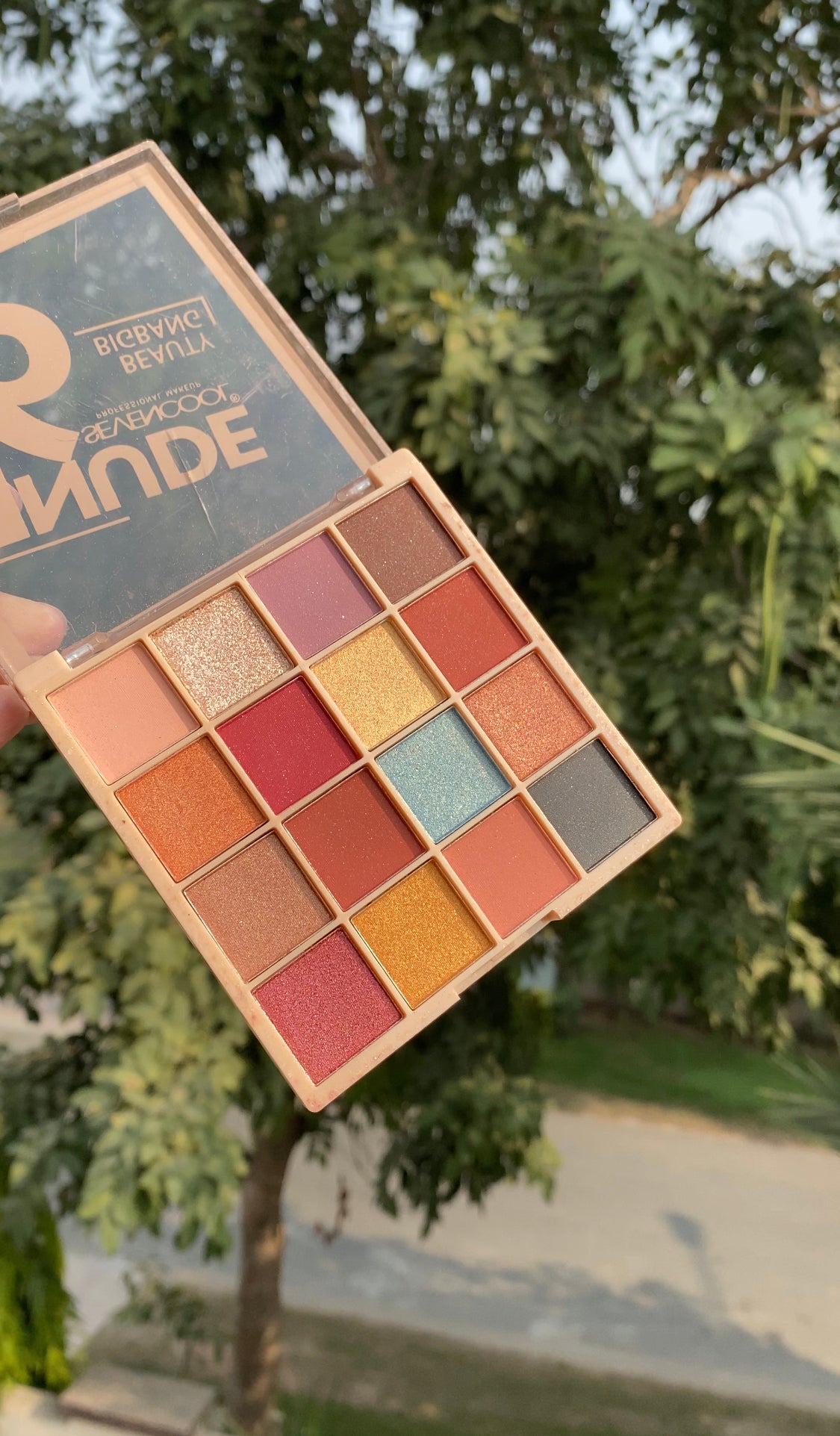 C1 SEVEN COOL EYESHADOW