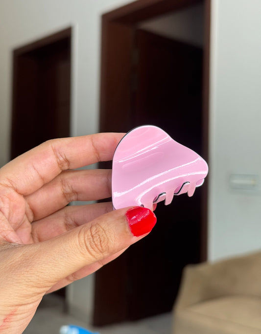 C81 RESIN HAIR CLAW