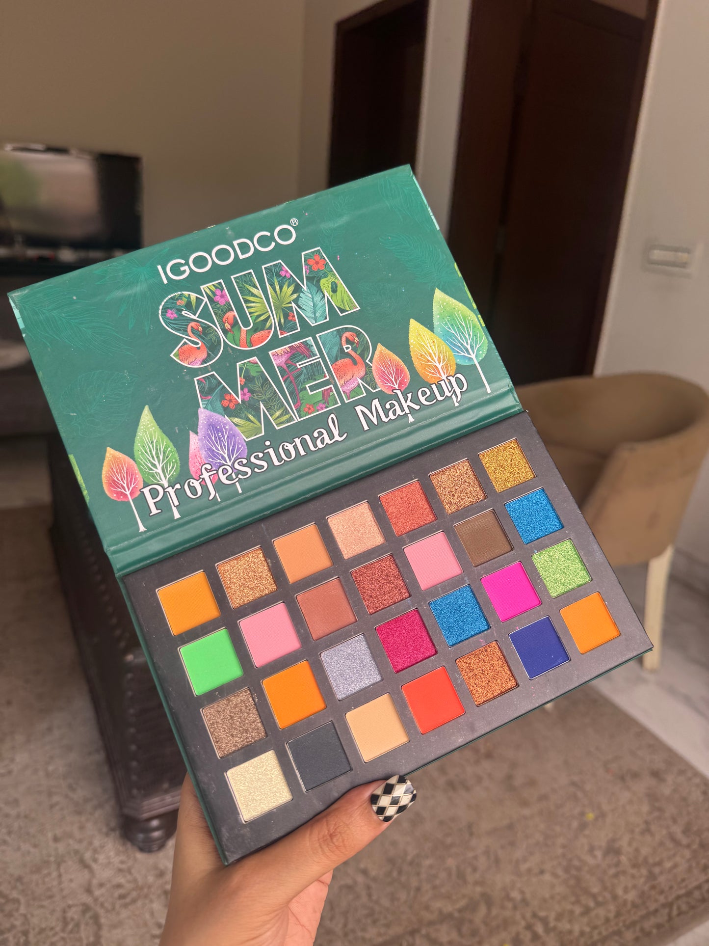 01 SUMMER EYESHADOW PALETTE