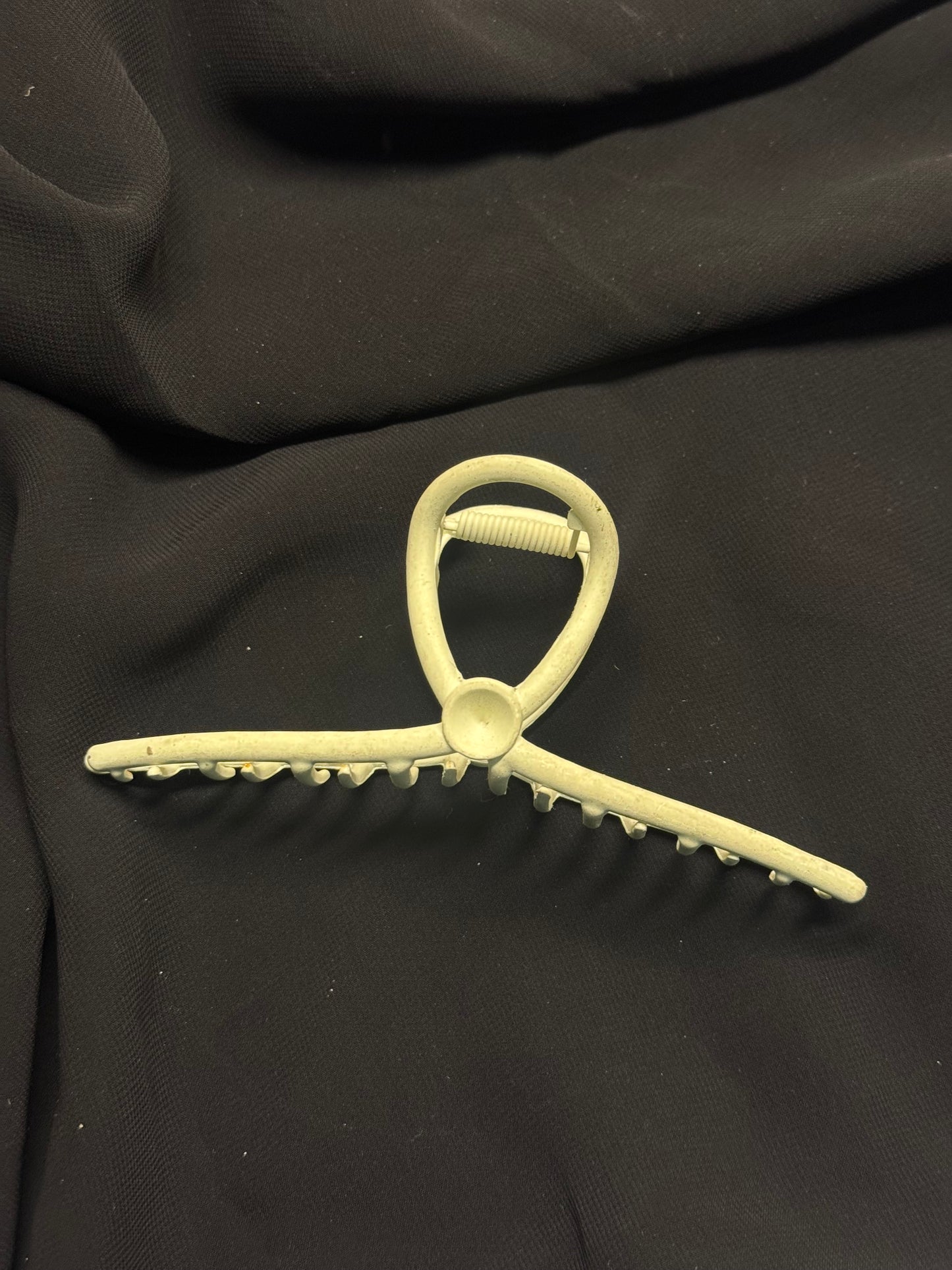 A93 METAL HAIR CLAW