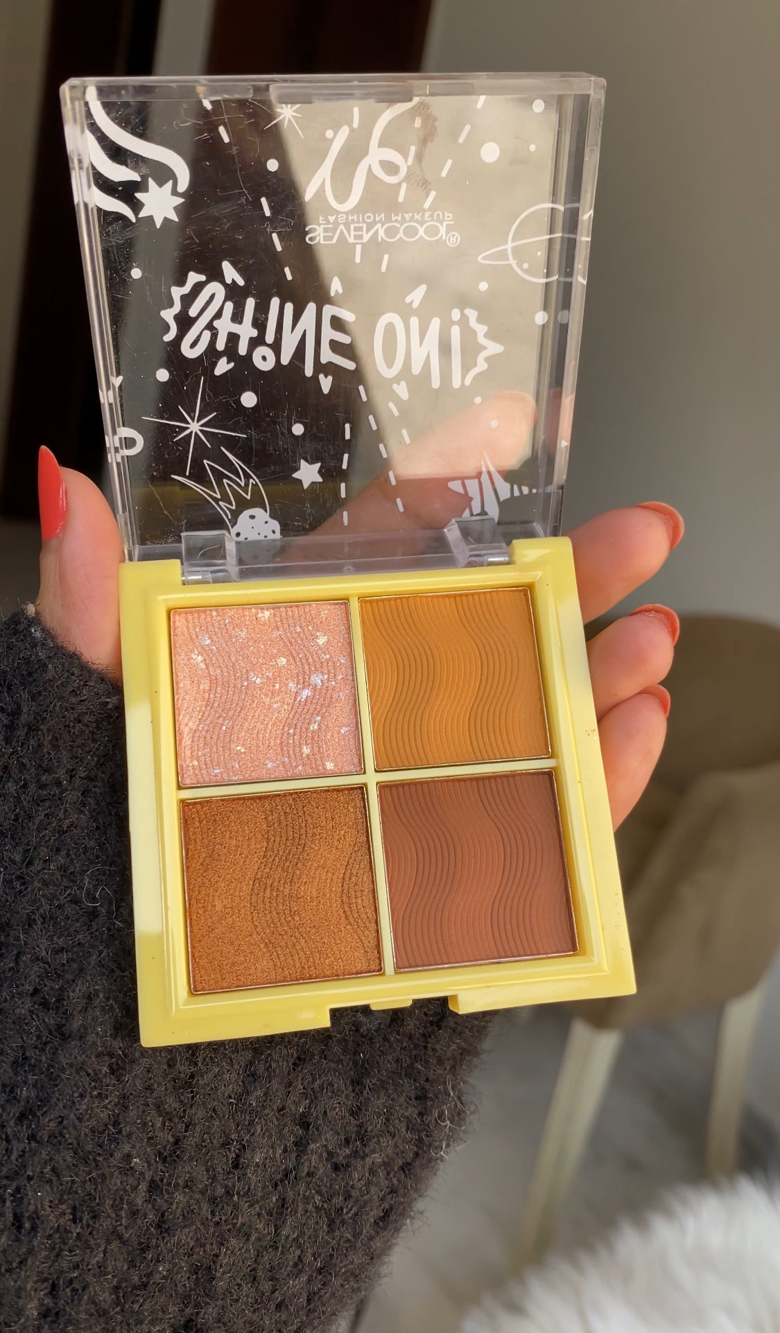 01 SHINE ON EYESHADOW PALETTE