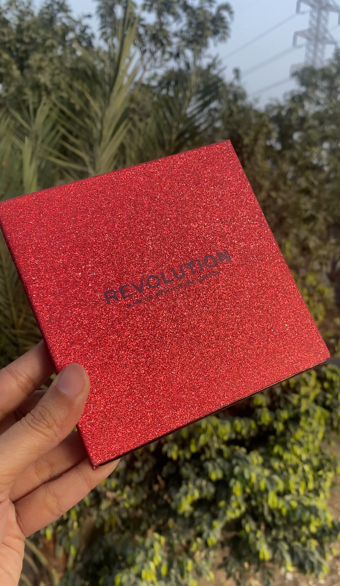 MAKEUP REVOLUTION LONDON GLITTER EYESHADOW PALETTE