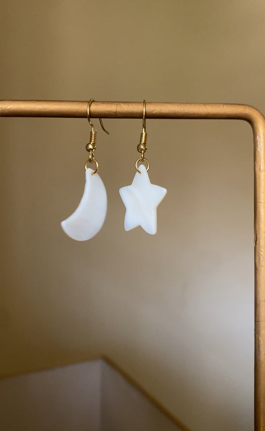 D10 STAR AND MOON EARRINGS