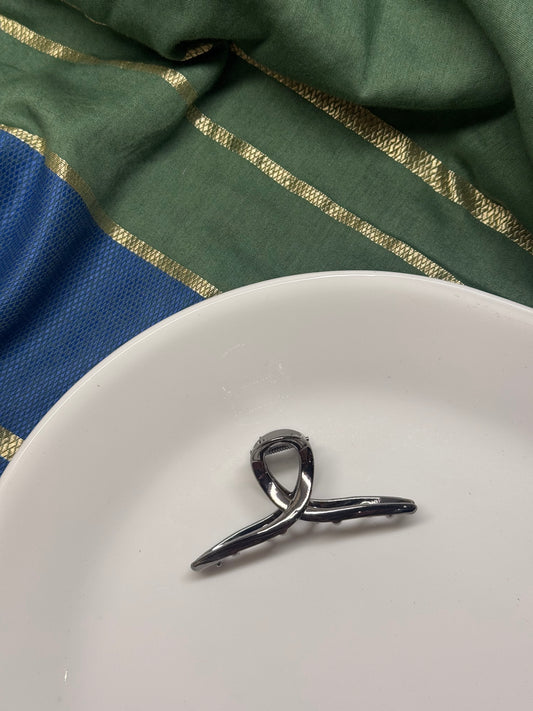 B56 SMALL METAL HAIR CLAW