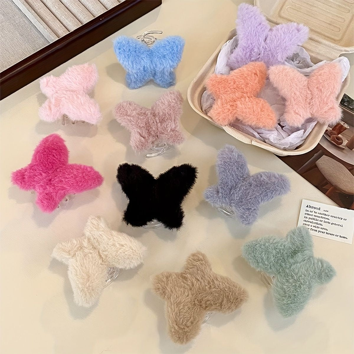 A161 BUTTERFLY FUR HAIR CLAW