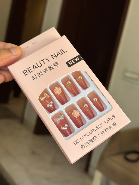 B26 NAIL SET WITH STICKER PACK (12 NAILS)