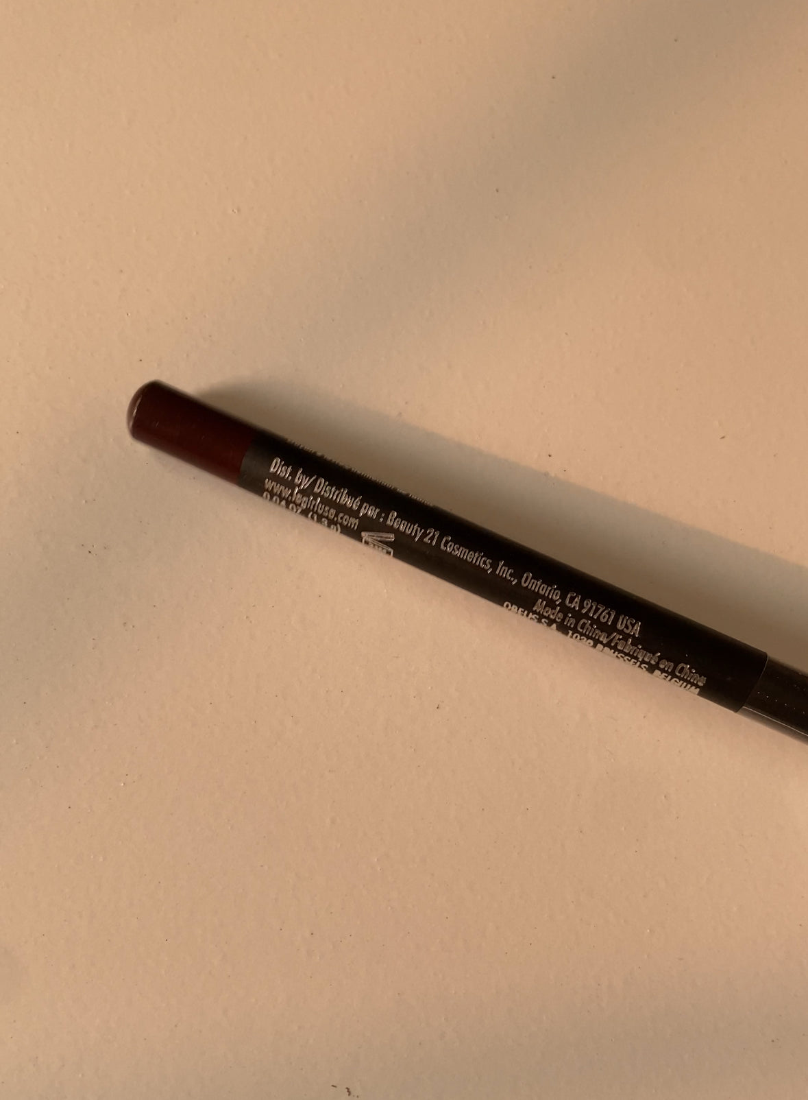 LA GIRLS ORIGINAL LIP LINER PENCIL