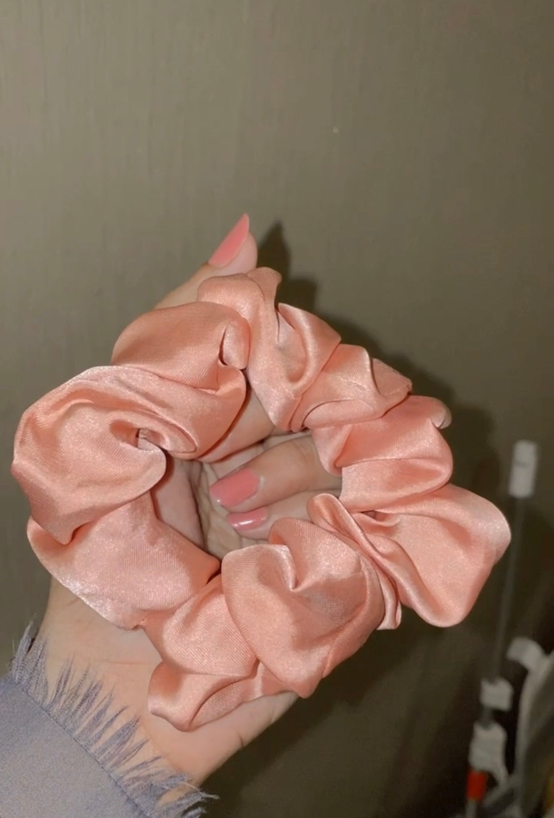 BB SALMON SILK SCRUNCHIE