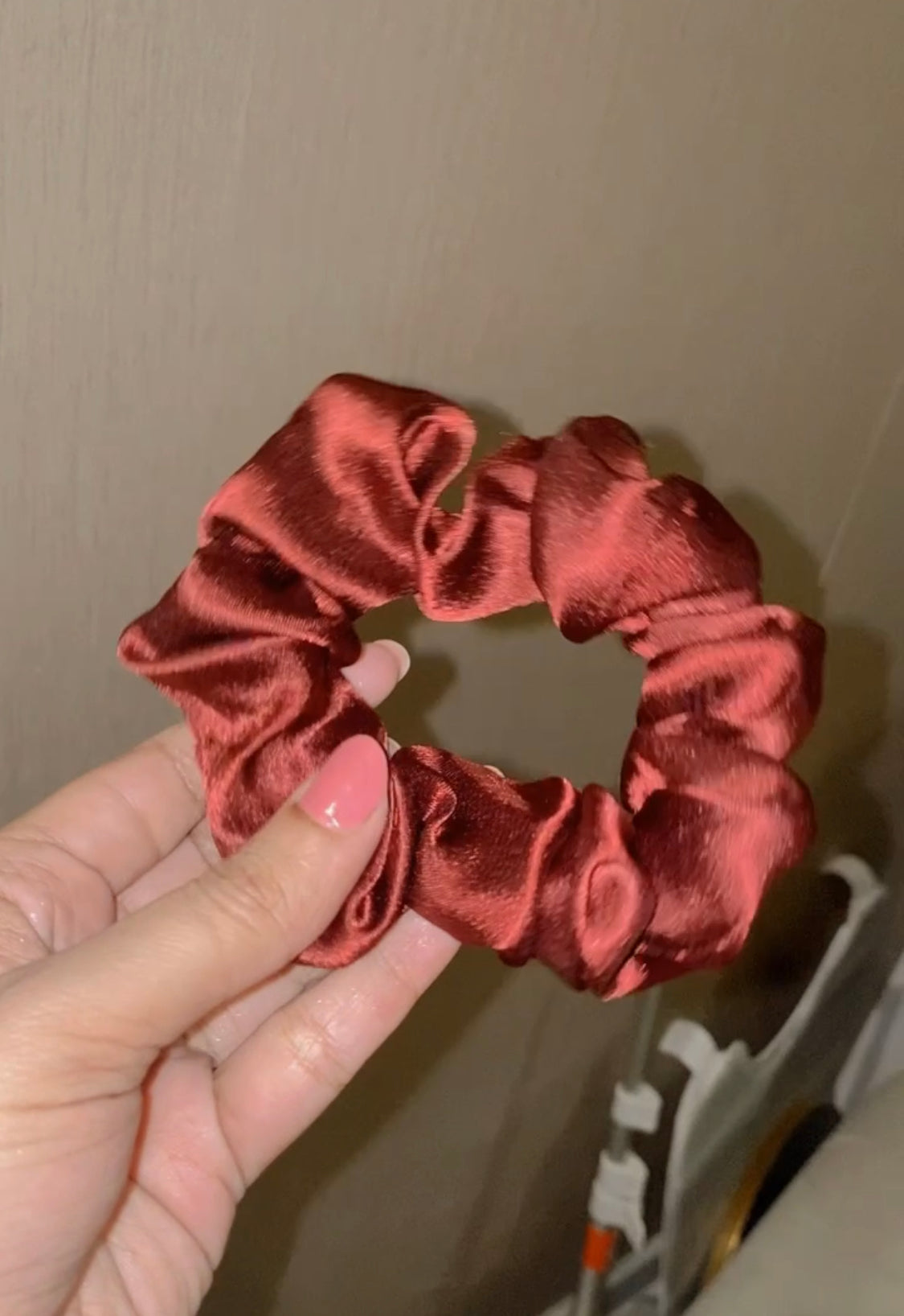 BB BURNT UMBER SILK SCRUNCHIE