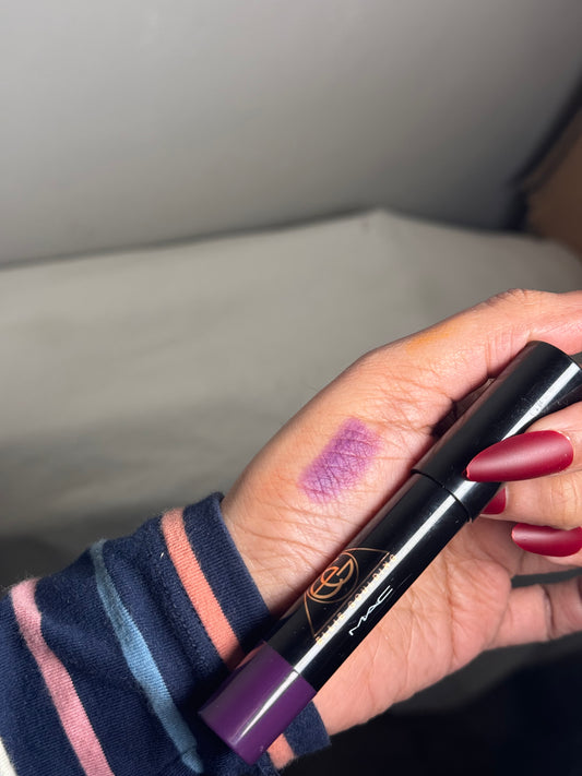 FEARLESS MAC LIP CRAYON